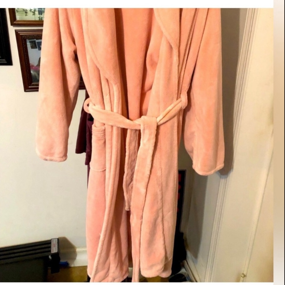 Bundle Nice Plaid Button Up, Soft Brookstone Robe - image 7